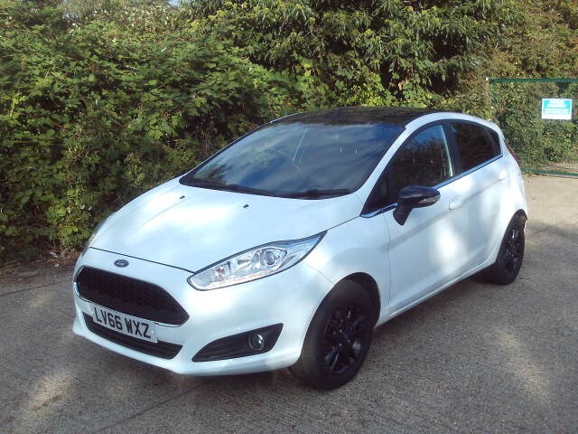 2016 Ford Fiesta 1.0 EcoBoost Zetec White 5dr 22k Miles Years MOT Warranty HATCHBACK Petrol Manual