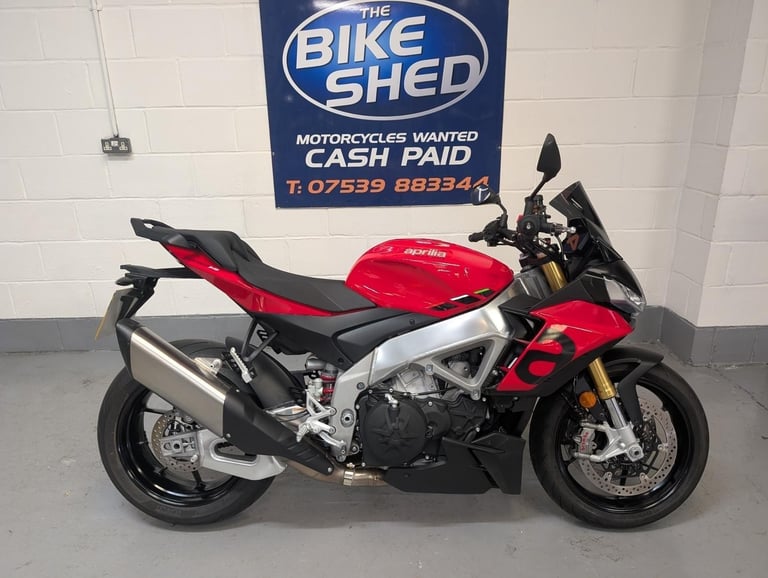 Aprilia Tuono v4 [Phone number removed]months old 816 miles just had first service
