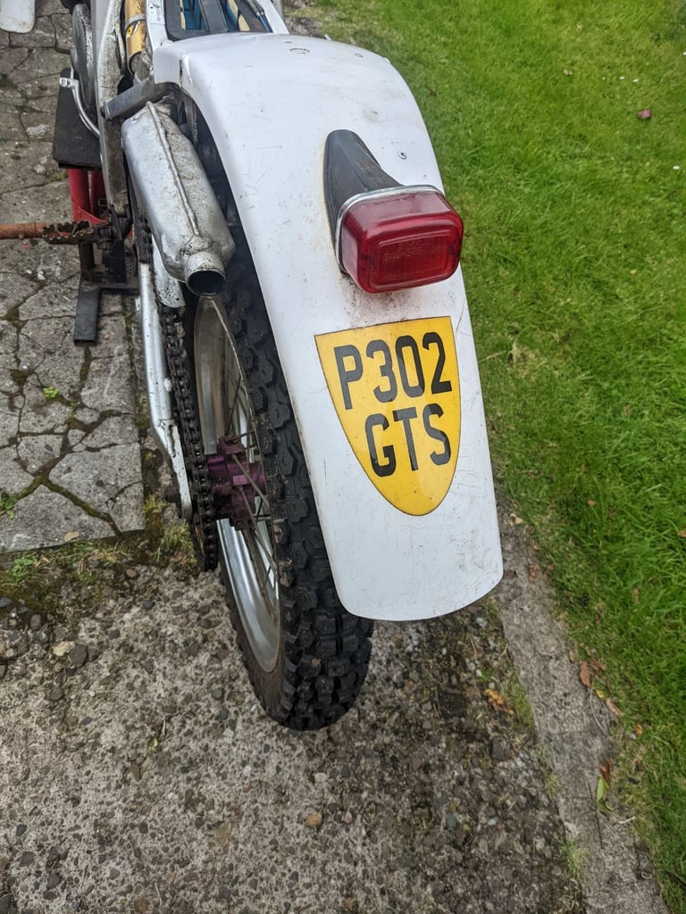 Breaking Yamaha tyz250 trials bike