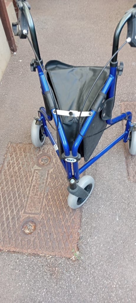 image for Rolator 3 wheeler with bag