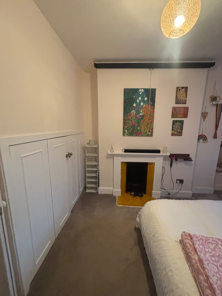 Fully furnished 2 bedroom flat Hillhead