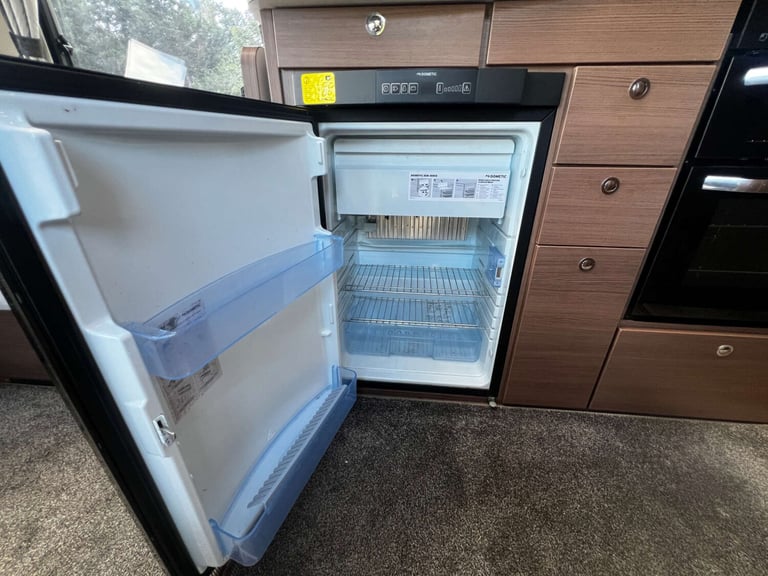 2017 Elddis Affinity 550 Elddis Affinity 550 Caravan with Kampa Awning Unlisted Petrol Automatic