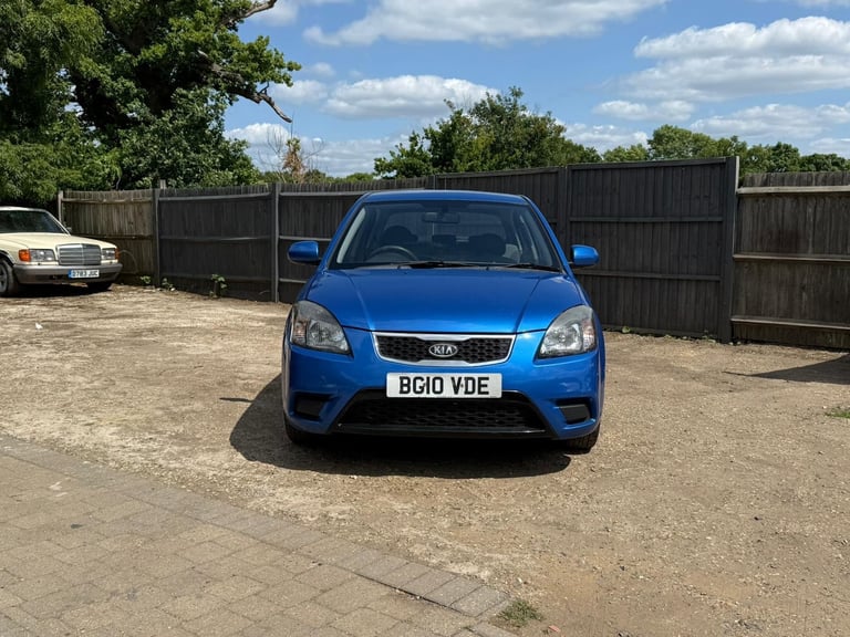 Cheap 2010 KIA RIO 1.4 Strike 5dr for sale in Chesham, Buckinghamshire