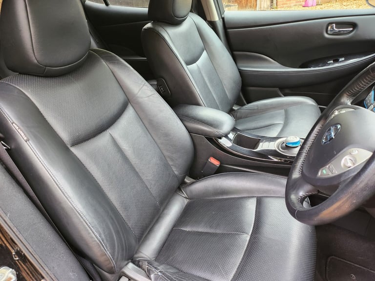 2017 Nissan Leaf Tekna 30kWh Auto with Full Service History and a New MOT HATCHBACK Electric Auto...