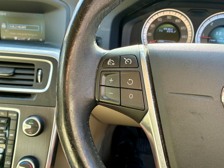 2011 Volvo S60 2.0 D3 SE Euro 5 **Low Miles - Lovely Example - 50 MPG**