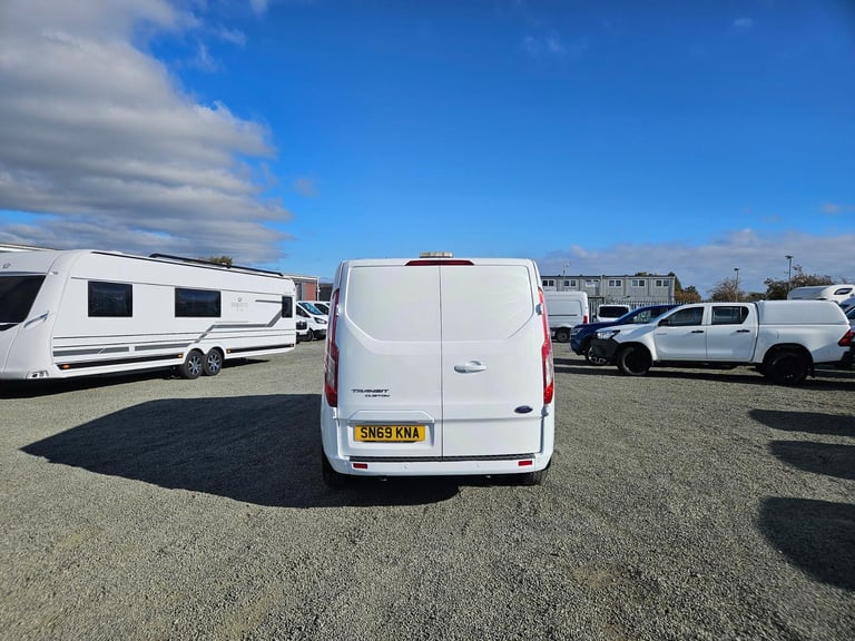 FORD TRANSIT CUSTOM 320 LIMITED 130 L2 CREWVAN, ULEZ FREE, WET BELT JUST DONE