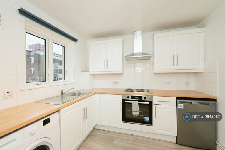 2 bedroom flat in Elton House, Bristol, BS2 (2 bed) (#2645967)