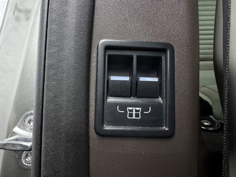 2018 Land Rover Discovery 2.0 SD4 HSE Auto 4WD Euro 6 (s/s) 5dr ESTATE Diesel Automatic