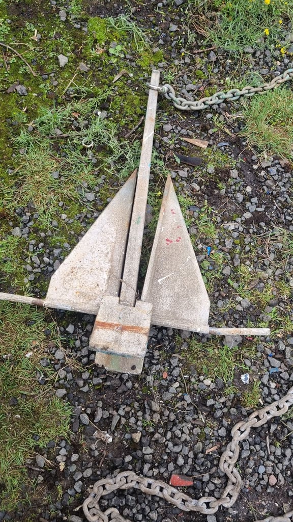 Anchor 18kg Danforth and approx 30 metres 3/8 chain