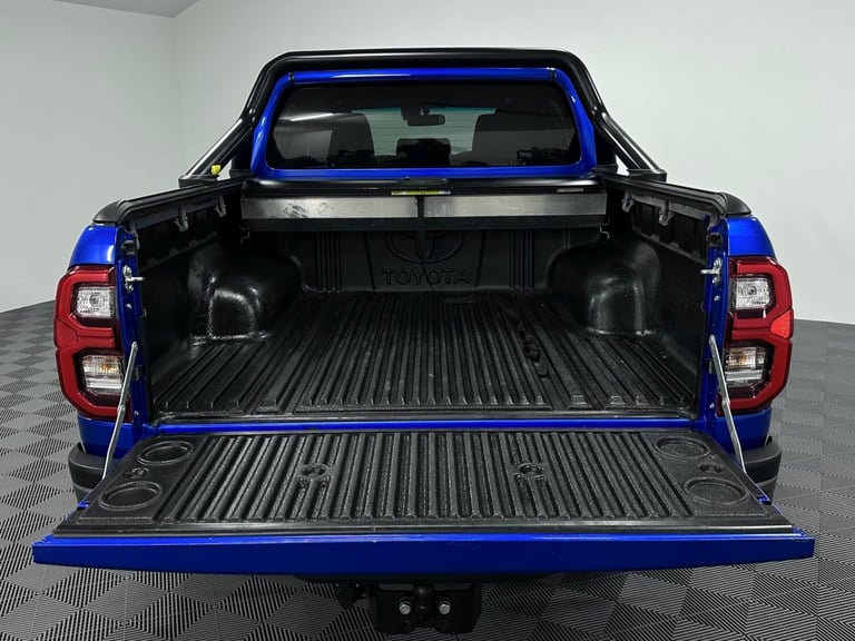 2021 (71) Toyota Hilux Invincible X Pickup Double Cab 2.8 D-4D Auto ( 204 bhp )