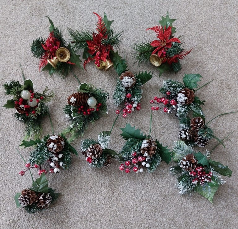 6 Foot Christmas Tree and Decorations