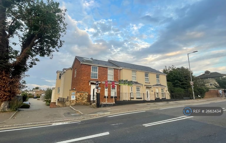 1 bedroom flat in Old North Road, Royston, SG8 (1 bed) (#2663434)