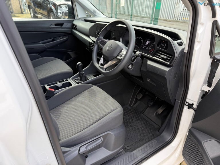 VOLKSWAGEN CADDY 2.0 TDI C20 COMMERCE Diesel Manual in White