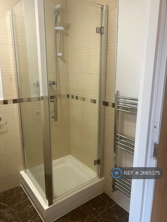 2 bedroom flat in Elmsley Road, Liverpool, L18 (2 bed) (#2665375)