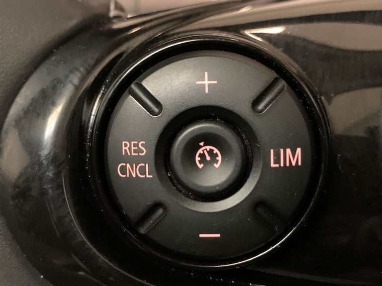 2019 MINI Countryman 1.5 Cooper Exclusive SUV 5dr Petrol Steptronic Euro 6 (s/s) (136 ps) - MINI ...