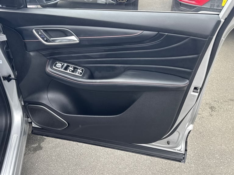 2024 MG MG HS HS Trophy 1.5 Trophy Hybrid Phew 5dr Hatchback Petrol Parallel PHEV Automatic