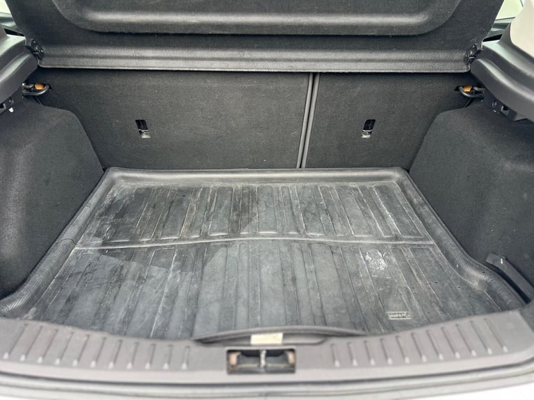 2013 Ford Focus 1.6 Zetec Euro 5 5dr HATCHBACK Petrol Manual