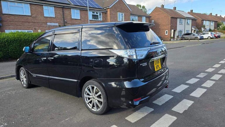 Hybrid electric Toyota estima 7 seater