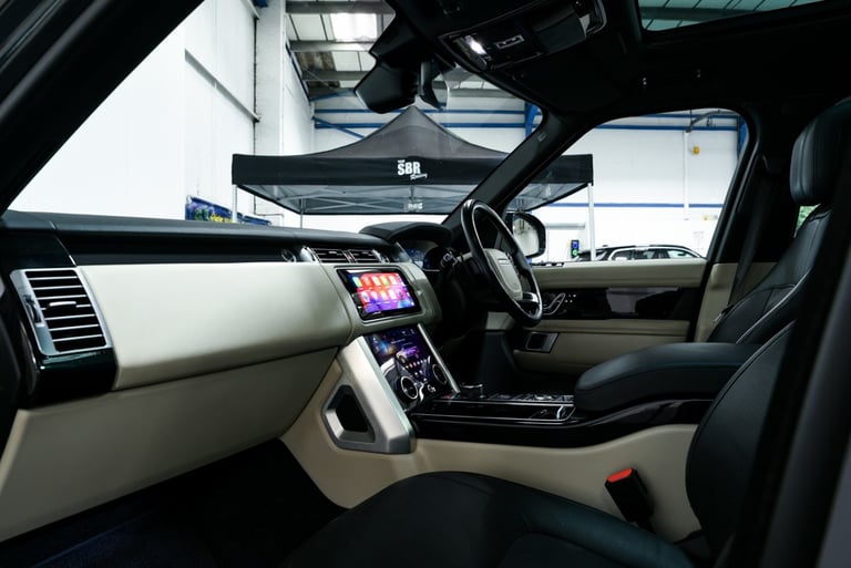 2021 Land Rover Range Rover 3.0 P400 MHEV Vogue SUV 5dr Petrol Auto 4WD Euro 6 (s/s) (400 ps) SUV...