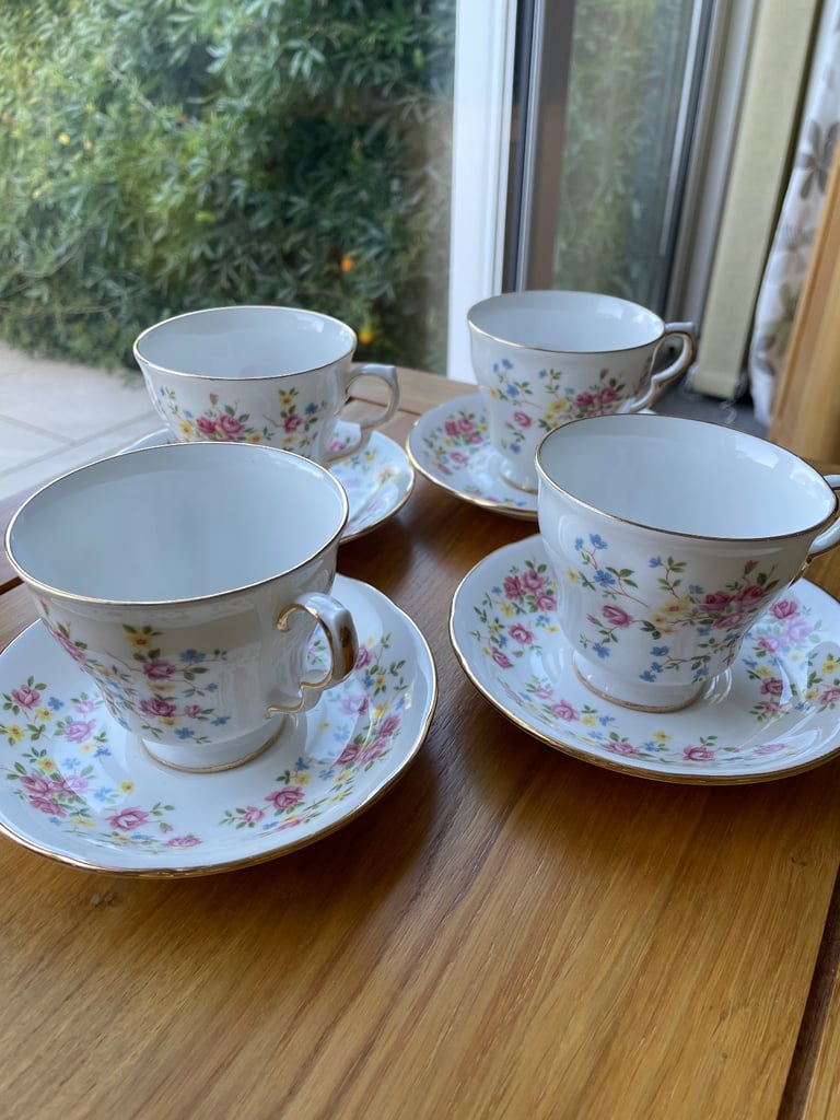 image for Set of 4 Queen Anne cups and saucers Country Bouquet 