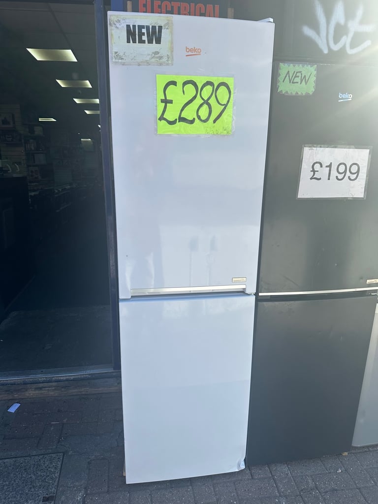 NEW/GRADED TALL WHITE BEKO FRIDGE FREEZER 