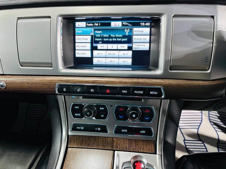 2013 Jaguar XF 3.0d V6 Luxury 4dr Auto [Start Stop] SALOON DIESEL Automatic