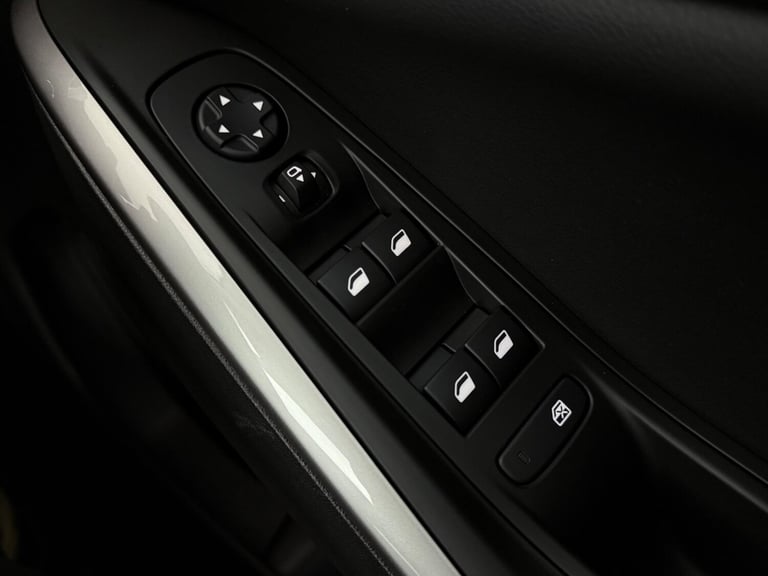 2024 Vauxhall Grandland 1.2 Turbo Ultimate 5dr Auto HATCHBACK PETROL Automatic