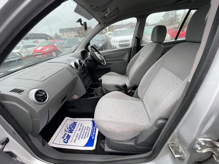 FORD FUSION 1.4L 5 DOOR + IDEAL FIRST CAR + CHEAP TO INSURE &amp; LOW ROAD TAX * 