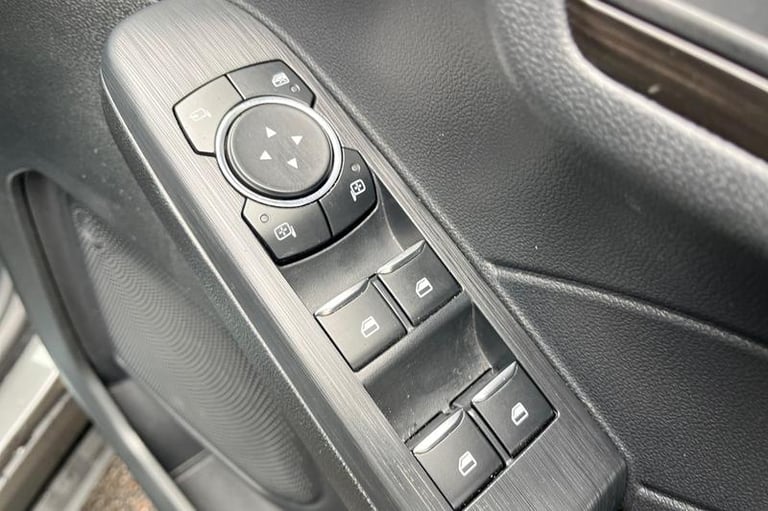 2024 Ford Kuga 2.5 Duratec 14.4kWh Vignale SUV 5dr Petrol Plug-in Hybrid CVT Euro 6 (s/s) SUV Hyb...
