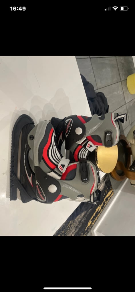 Blade skating boots 