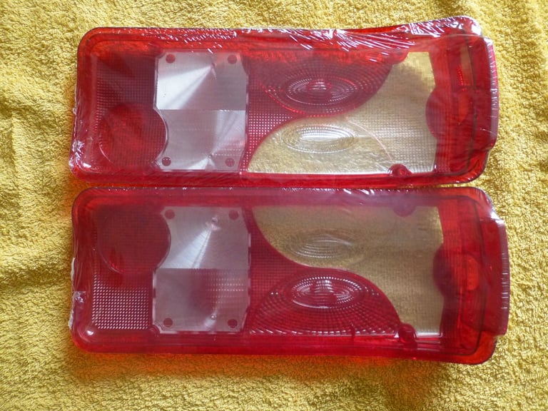 2 TAIL LIGHT LENSES FOR MERCEDES SPRINTER OR SCANIA R SERIES 04-2017