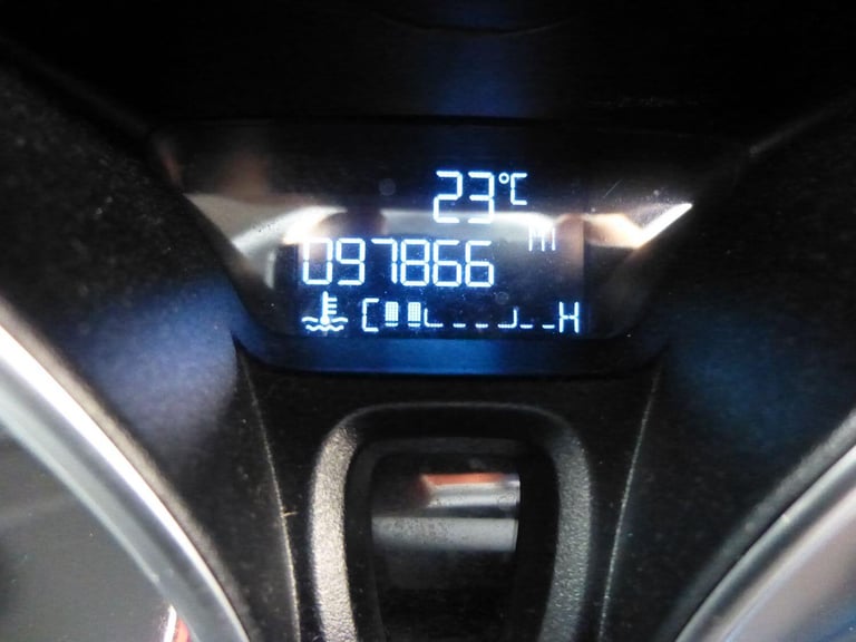 FORD FIESTA 1.0 T 100 BHP ZETEC EDITION EURO5 ULEZ COMPLIANT Â