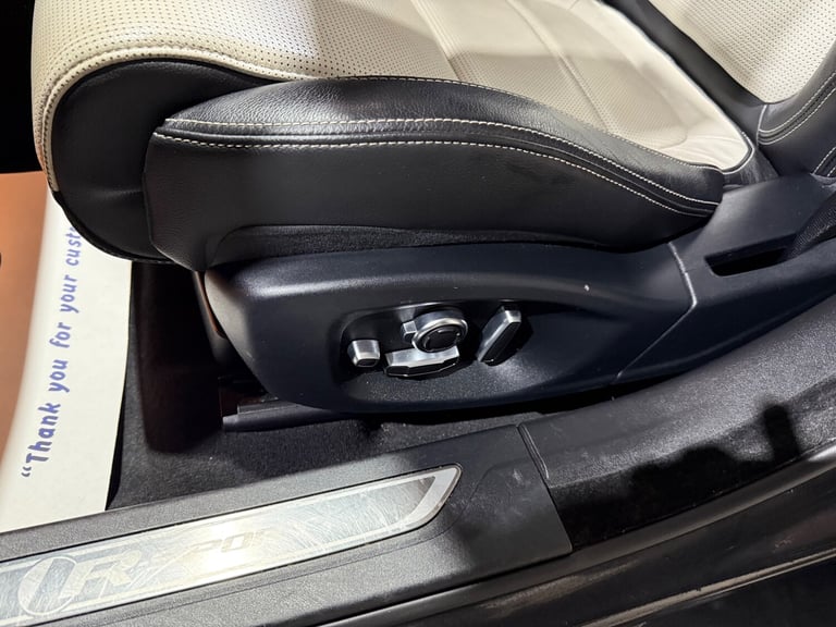 2017 Jaguar XF 2.0d R-Sport Saloon 4dr Diesel Auto AWD Euro 6 (s/s) (240 ps)