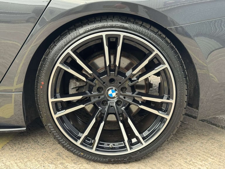 2018 BMW 5 Series 520d xDrive M Sport 5dr Auto ESTATE DIESEL Automatic