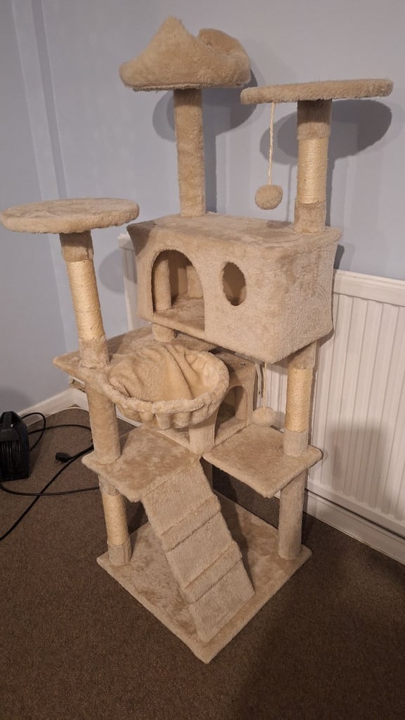 Cat tree