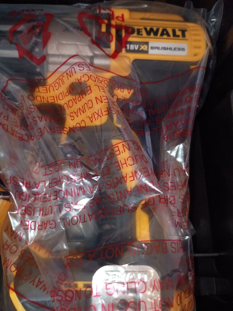 DeWalt DCD996N Combi hammer drill plus battery 