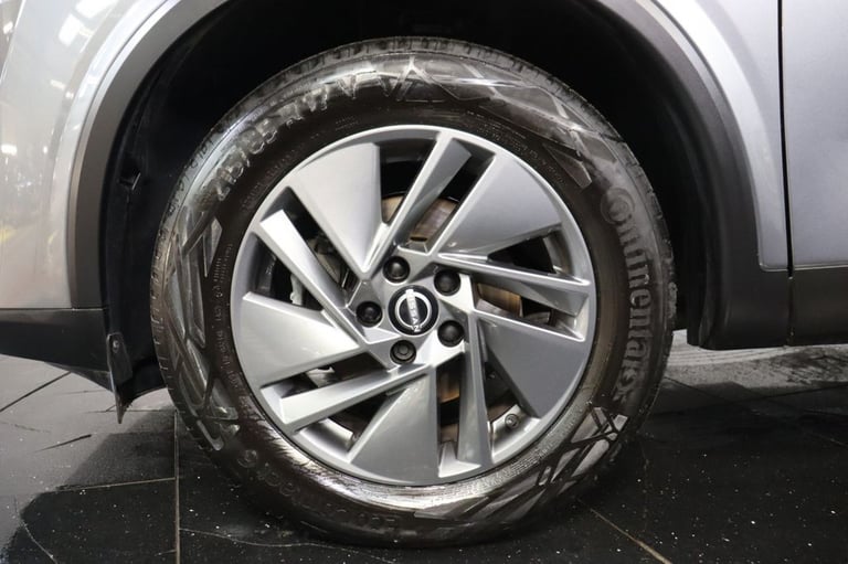 2022 Nissan Qashqai 1.3 DIG-T MHEV Acenta Premium 5dr (APPLE CAR PLAY, REV CAMERA) Manual