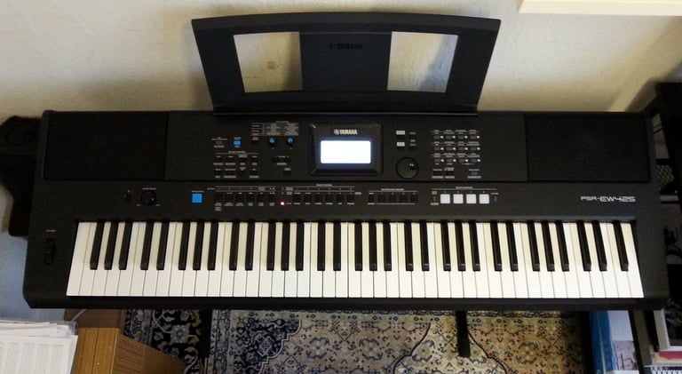 image for Yamaha PSR-EW425 Keyboard