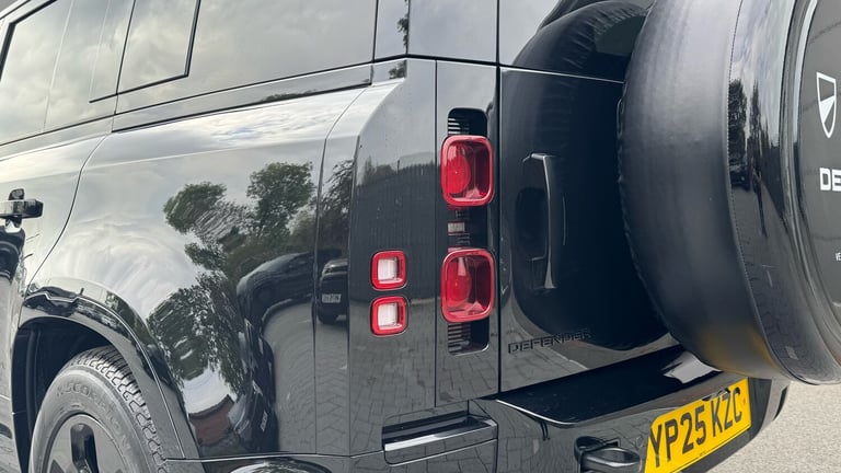 2025 Land Rover Defender 3.0 D350 X-Dynamic HSE 110 5dr Auto Diesel Estate Estate Diesel Automatic