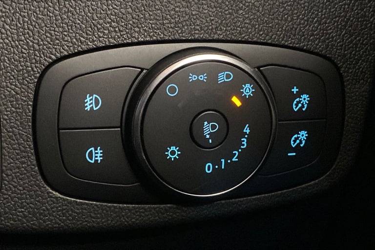 2025 Ford Focus 744494 Hatchback Petrol Manual