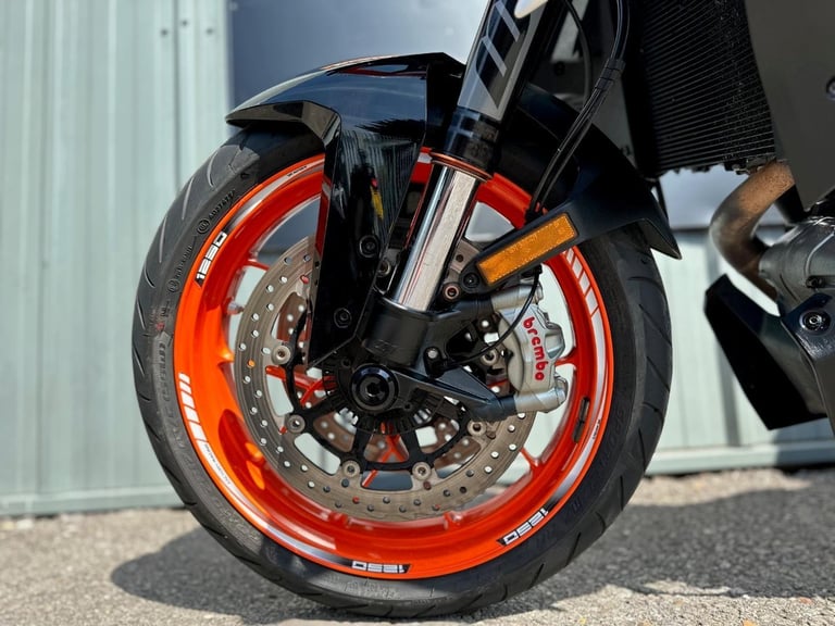 STUNNING ONE OWNER 2019/19 KTM 1290 SUPERDUKE GT MOTORCYCLE