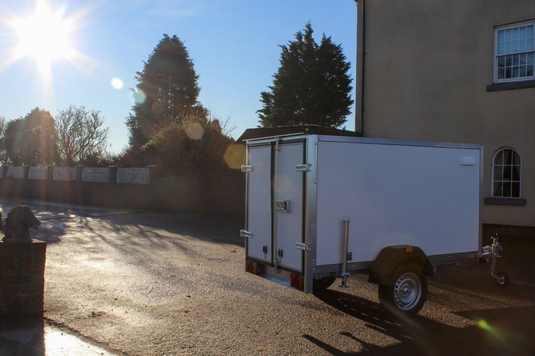 Debon roadster C220 box van trailer - £2209 + VAT ✅- White