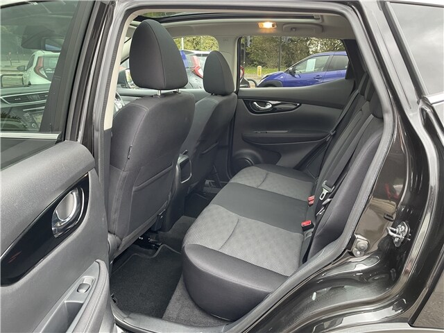2017 Nissan Qashqai 1.6 DiG-T N-Connecta 5dr Hatchback Petrol Manual