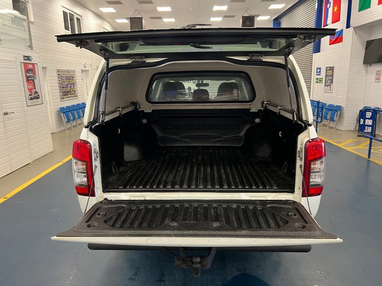 2020 Mitsubishi L200 4LIFE 2.3DI-D 150PS 4X4 DOUBLE CAB PICK UP C/W REAR PRO TOP (EURO 6) PICK UP...