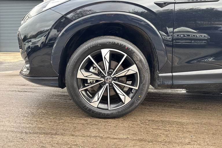 2025 MG MG HS 106287 Hatchback Petrol Automatic