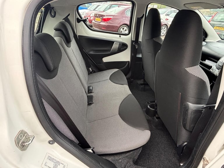 2013 Toyota AYGO 1.0 VVT-i Move 5dr HATCHBACK PETROL Manual