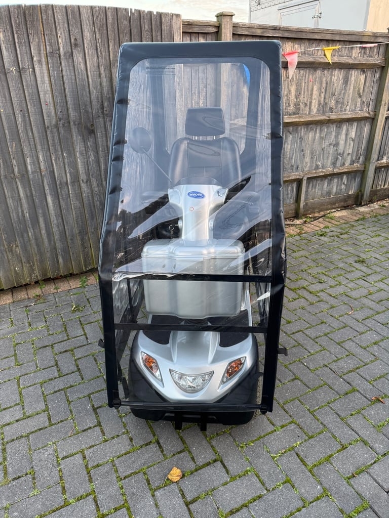 Invacare Comet 8MPH Mobility Scooter With Canopy! Excellent condition 