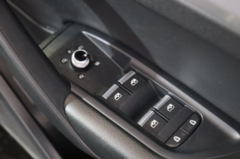 2022 Audi Q5 2.0 TDI 40 Sport 5dr S Tronic quattro (SAT NAV, FULL LEATHER) ESTATE Diesel Automatic