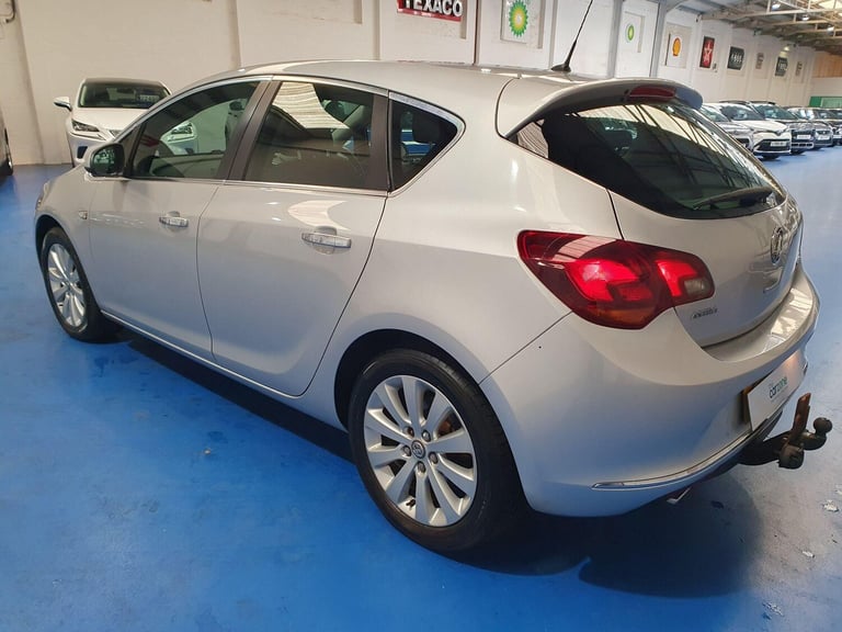 2012 Vauxhall Astra 2.0 CDTi 16V ecoFLEX SE [165] 5dr HATCHBACK DIESEL Manual