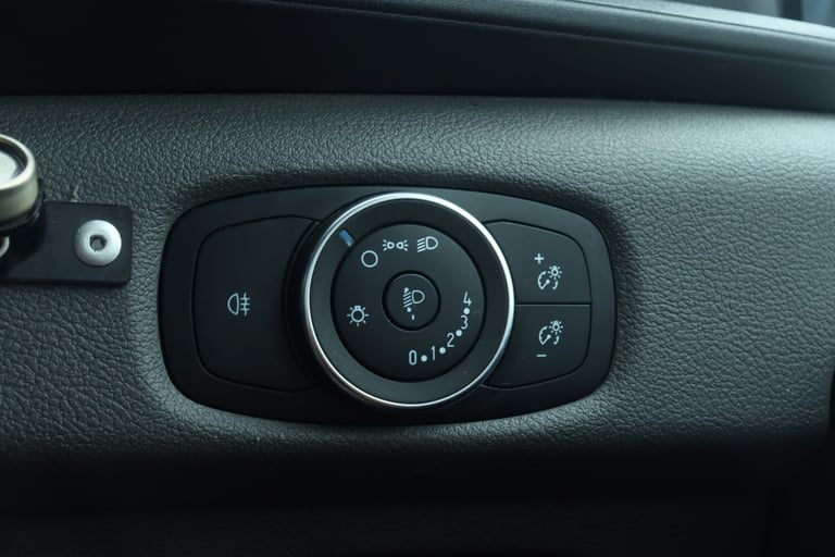 2021 Ford Transit 2.0 350 EcoBlue Leader Chassis Cab 2dr Diesel Manual FWD L4 Euro 6 (s/s)  CHASS...